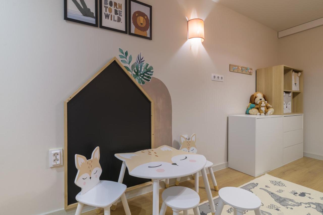 Black Sea Dolphin Apartment Varna Bagian luar foto